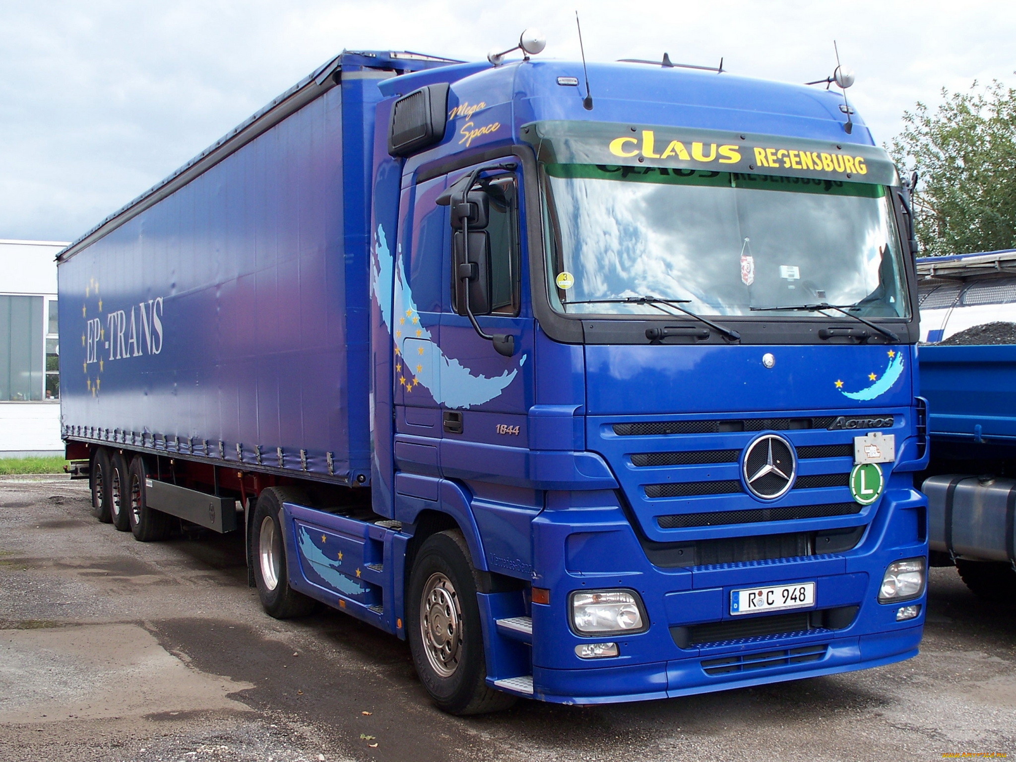 , mercedes, trucks